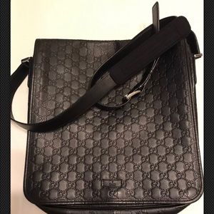 GUCCI Black leather monogram messenger bag!